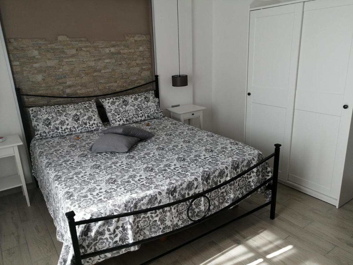 Prima Stella Tourist Rooms Minturno Εξωτερικό φωτογραφία